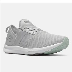 NWT. New Balance Nergize Grey Size 6